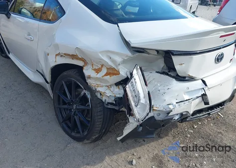 2024 Toyota Gr86 Premium из США, поврежденный, VIN JF1ZNBE13R8756979